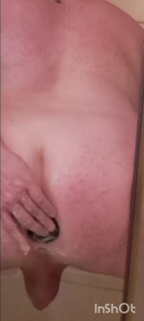 Oniasura: I Take My Shower, Masturbate, Pee on Myself and Ejaculate