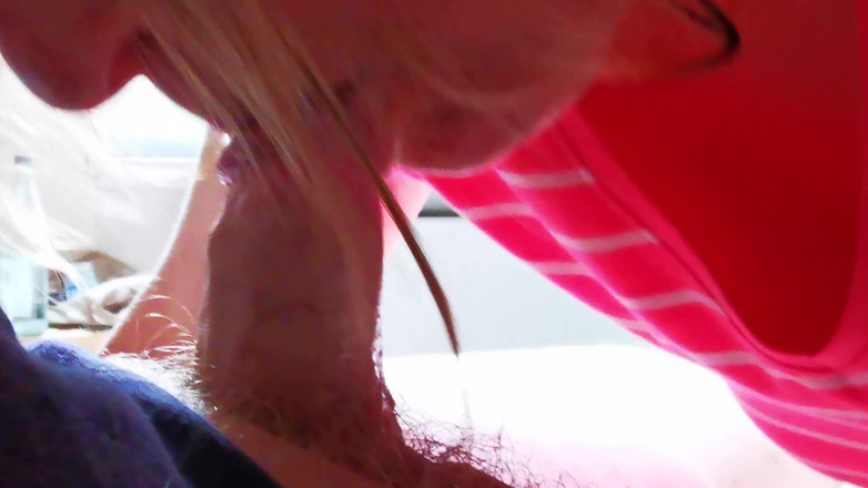 Bouncy Tits Action: Blowjob while titslapping
