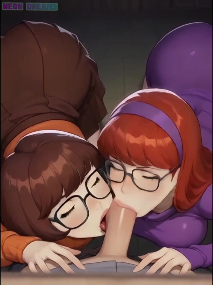 Neon dreams: Neon dreams - Daphne &amp; Velma Special