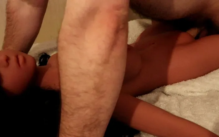Uhri: Sexdoll Mira Missionary Fuck