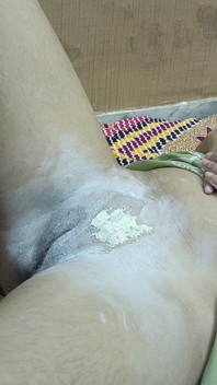 Main game striptis pakai botol dan dia berani ngentot memek berbulunya pakai lilin dan ngentot memek berbulunya habis-habisan sampai dia puas banget