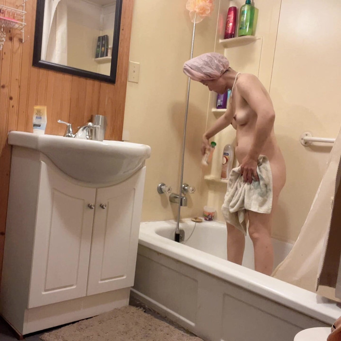 sweethanajapanese: So Hot Today Then Shower