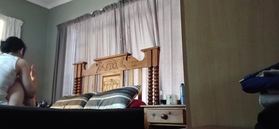 Bigjoefuckalott: Zábava spolubydlícího