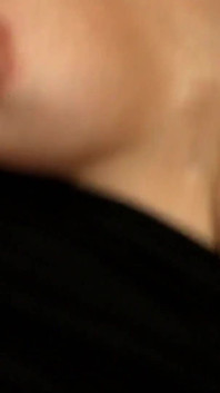 Rubia sexy en lencería Stacy Silver tiene grandes tetas y es follada y facializada