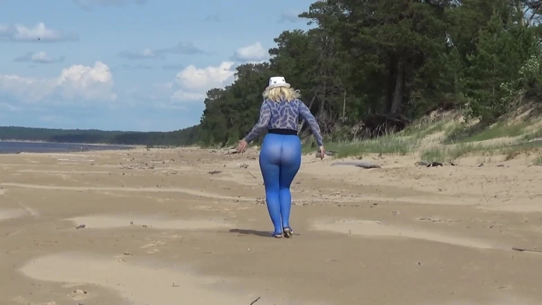 RedRoseRus: Blue Style 2 - Flashing on Beach