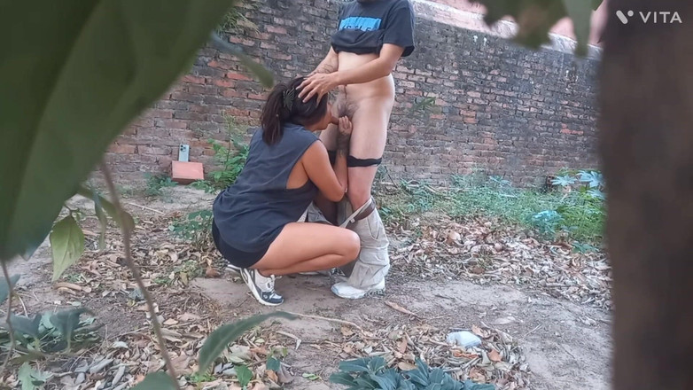 Kamila6922: Menyetubuhi tiriku - kakak ipar di rumah yang ditinggalkan dan aku...