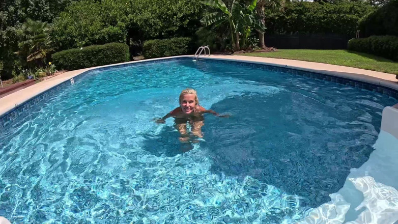 Tatiana Steele: Super quente milf Tatiana Steele dá a Ian um boquete...