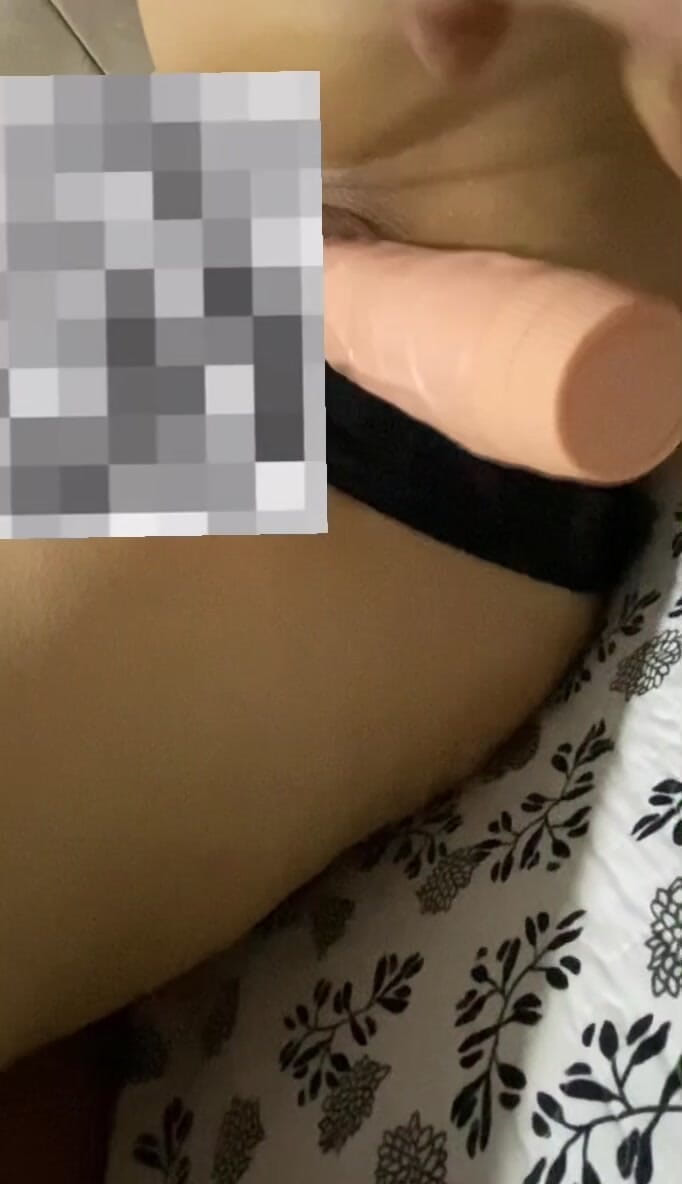 Mudur_bey35: डार्लिंग डिल्डो और चूत क्लोज-अप