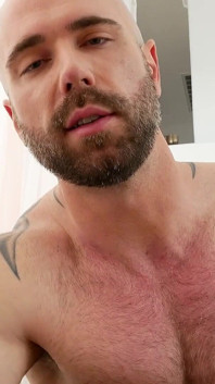 Wytatuowany muskularny mąż Danny Steele palce i pieprzy cię POV - Mój chłopak POV - Fpov Virtual Sex