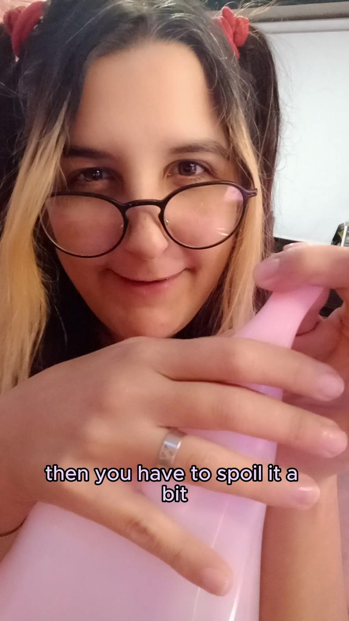 Bunny Looner: Bunny Looner ti insegna come gonfiare un palloncino [eng Subs]