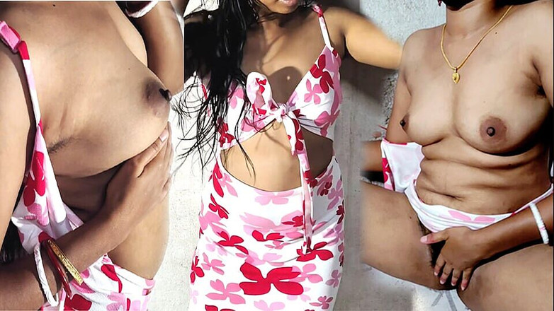 Sila: Miláček žhavá sexy dívka si hraje se svými prsy a kundičkou...