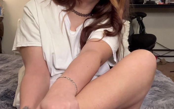 Alli Anderson: Ayaklarımı losyonla ov
