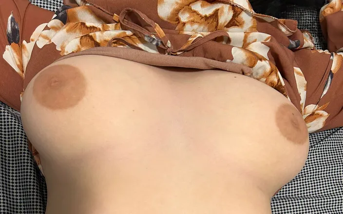 Lil Wicked Evelyn: Brunette Plays with Her 18 Yo Tits
