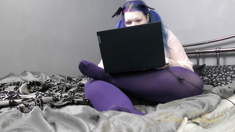 Mxtress Valleycat: Diabaikan oleh ghoul kampus gotik