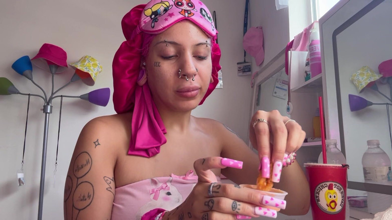 Nali Marie: Mukbang Overeating Sploshing Facestuffing Teen Mozzarella Sticks Cheese Pull Chicken...
