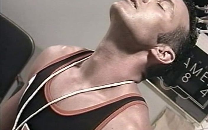 Gay vintage vibes: Uomini intensi in sincronizzazione 10