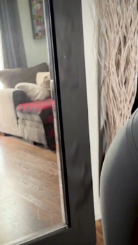 Chica del gimnasio desesperación - padrastro me hace mear mis polainas el segundo en que entro