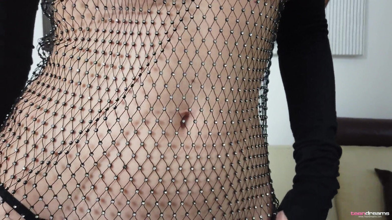 Teen Dreams: Marinaio sexy con un vestito a rete