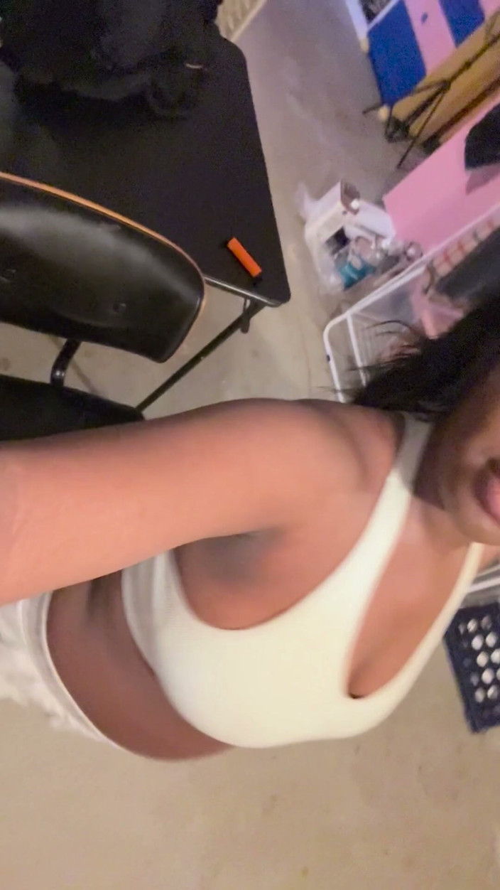ALLIYAH ALECIA: Americká dívka twerking