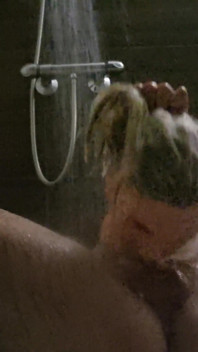 Throatpie under the shower