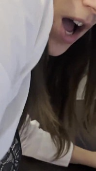 Lety howl在厨房被送货员操