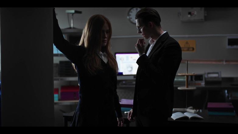 Freeze.xxx: De bullebak wordt gebeukt