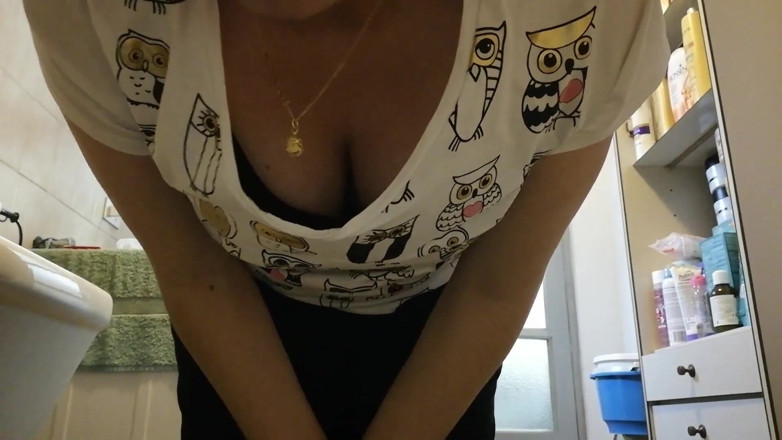 Nicoletta Embassi: Taboo roleplay in the bathroom with stepmom