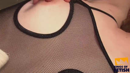 Pure Japanese adult video ( JAV): Awek Jepun dipuas oleh sekumpulan lelaki sebelum menghisap zakar besar