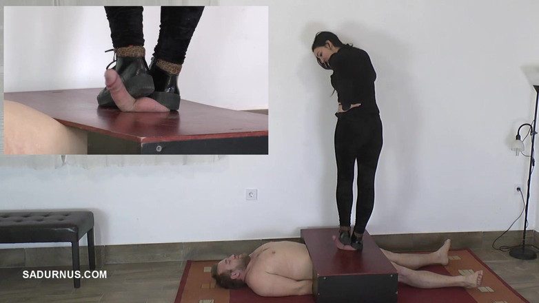 Sadurnus: 노예 오르가즘을 느끼는 여주인 Dyanna! 사진 속 사진