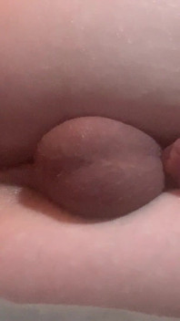 Femboy Twink šuká sperma ze sebe