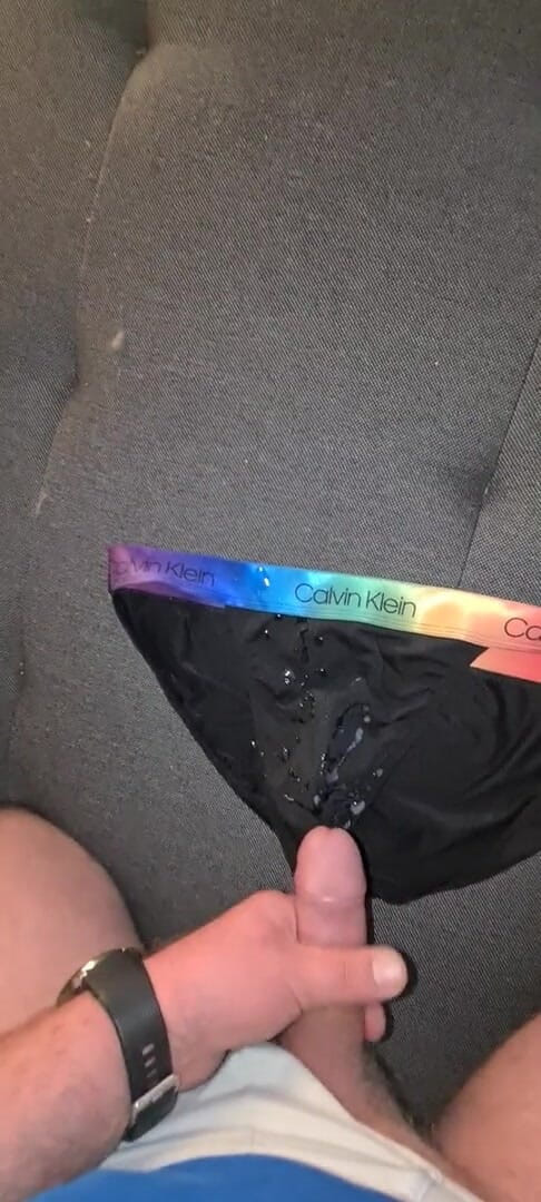 CumShorts: Porra na minha cueca