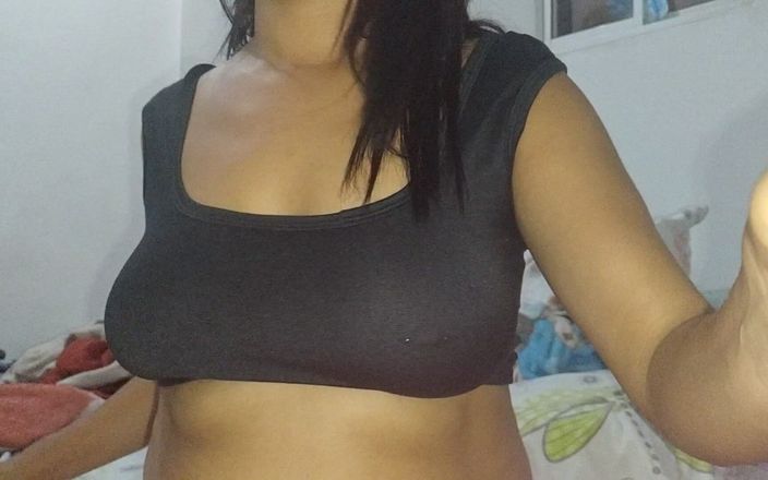AngyAmazon: Diffondi la mia figa per te nel mio letto