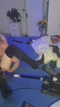 Seksi amatör orta yaşlı seksi kadın edepsiz bir sürtük gibi sikişiyor, ev yapımı sert sikiş