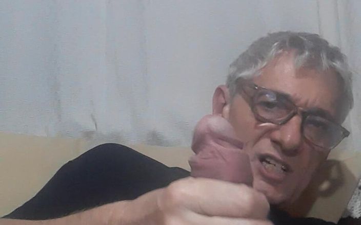 Big uncut hard cock: Mijzelf pik aftrekken voor jou