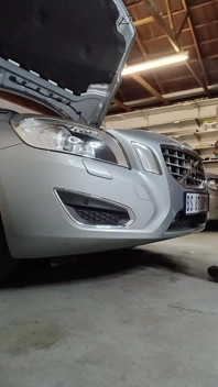 Moje auto se porouchalo a bylo v něm nadržený mechanik, který mi pomohl opravit auto