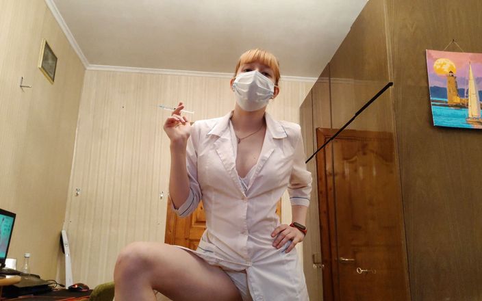 Super Jopka: Enfermera ansiosa tratando a una persona enferma