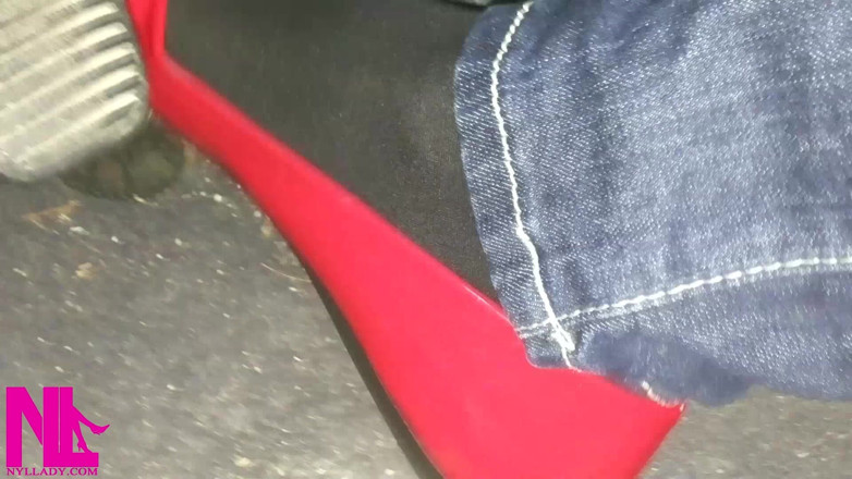 Nyllady: Pompare il pedale e rilassare i miei piedi con calze...