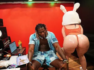 King Louie Fucking a Snowbunny
