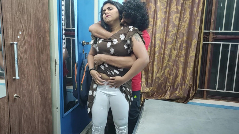 Vaigavarun45: Boy Seduce His Work Mate Girl Friend and Sex in...