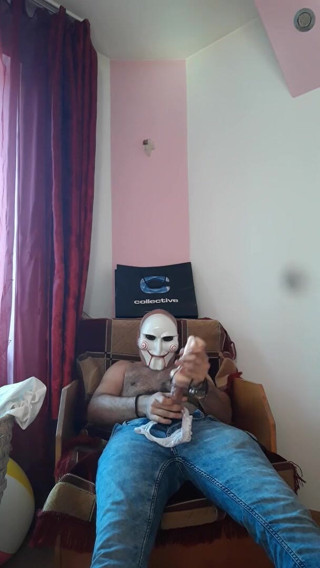 SingerMask: Jerking on pussy toy and wet panties
