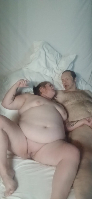 MAGLIGHTGIRL69: 淫荡的继女乱搞饥渴的继父！