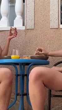 Nikmati Sarapan Perancis dan Sepanyol dengan Emma C dan Sheryl X