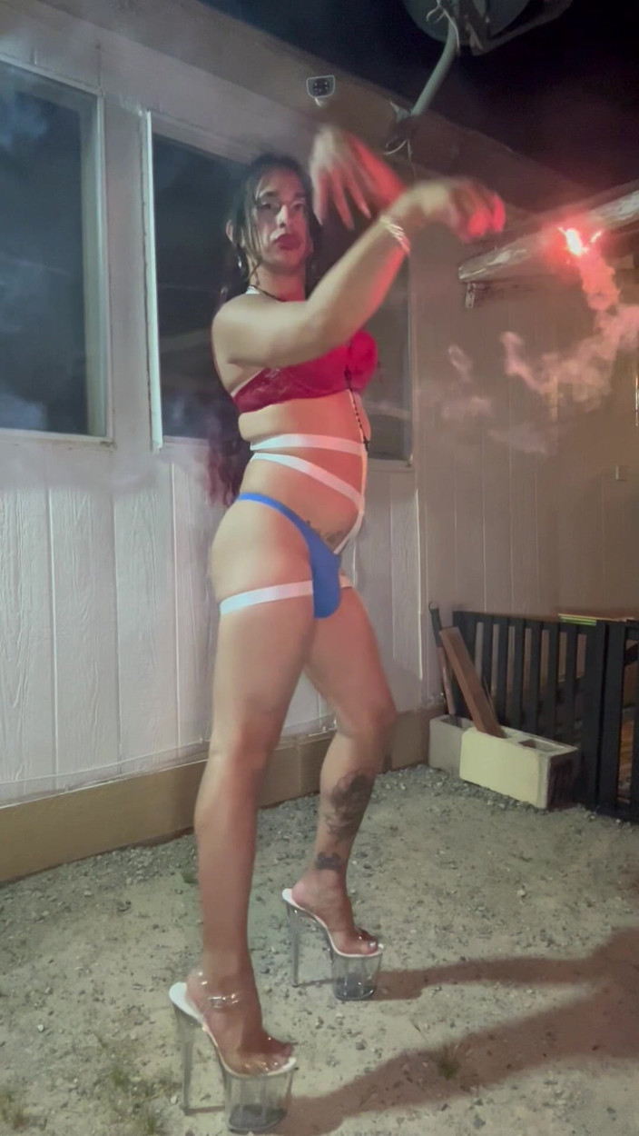 TSJade95: Vierde van juli striptease video