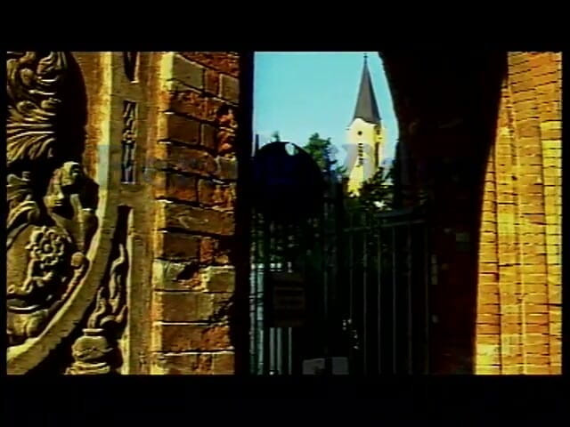 GERMAN PORN CLASSICS: 来自女子寄宿大学的快乐尖叫
