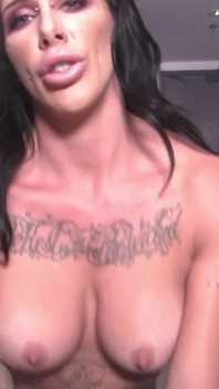 Wild XXX starlet lutscht einen schwanz und nimmt ihn tief in ihre muschi