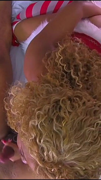 La novità Nina rivera fa il suo primo pompino di natale