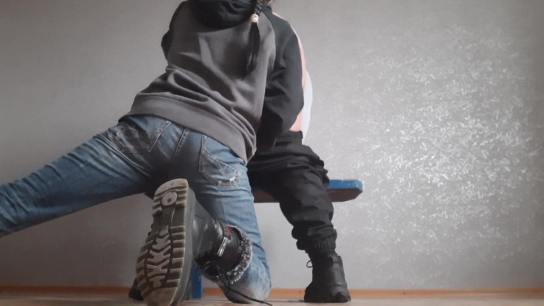 Lesbian-candys: J’ai léché le cul de ma prof pour avoir réussi...