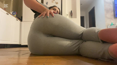NipsAndStrips: Farting Laid Down in My Tight Pantss