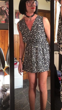 Andreina Kaki Mendebarkan