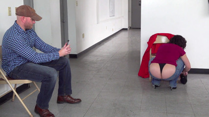 Sammi Starfish: Waiting room blowjob